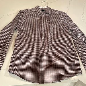 H & M casual button down slim fit medium shirt.